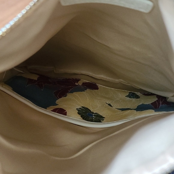 ❌️❌️❌️ add on with any purchase Rachel pally fold clutch - Picture 5 of 6